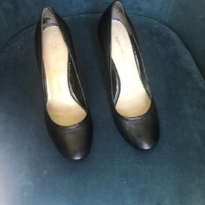 Black Nine West pumps
